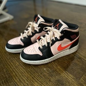 AIR JORDAN 1 MID GS “Atmosphere”